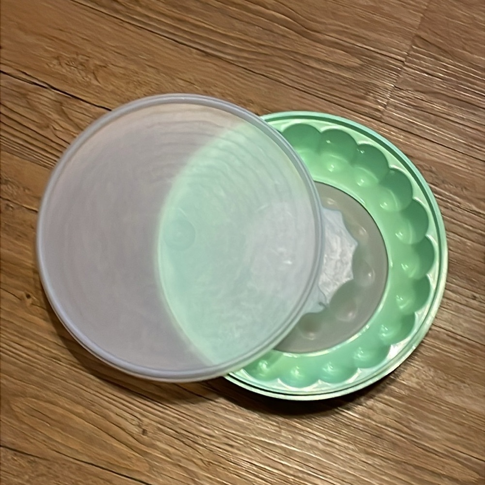 Vintage Tupperware jello mold - Picture 2 of 3